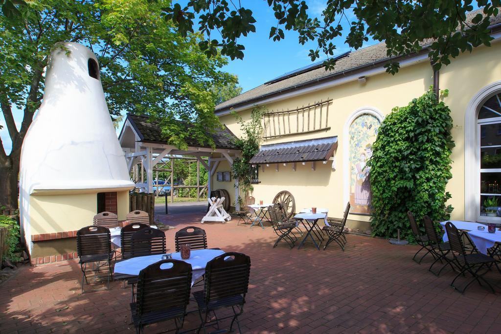 Landhotel Classic Oranienburg Esterno foto