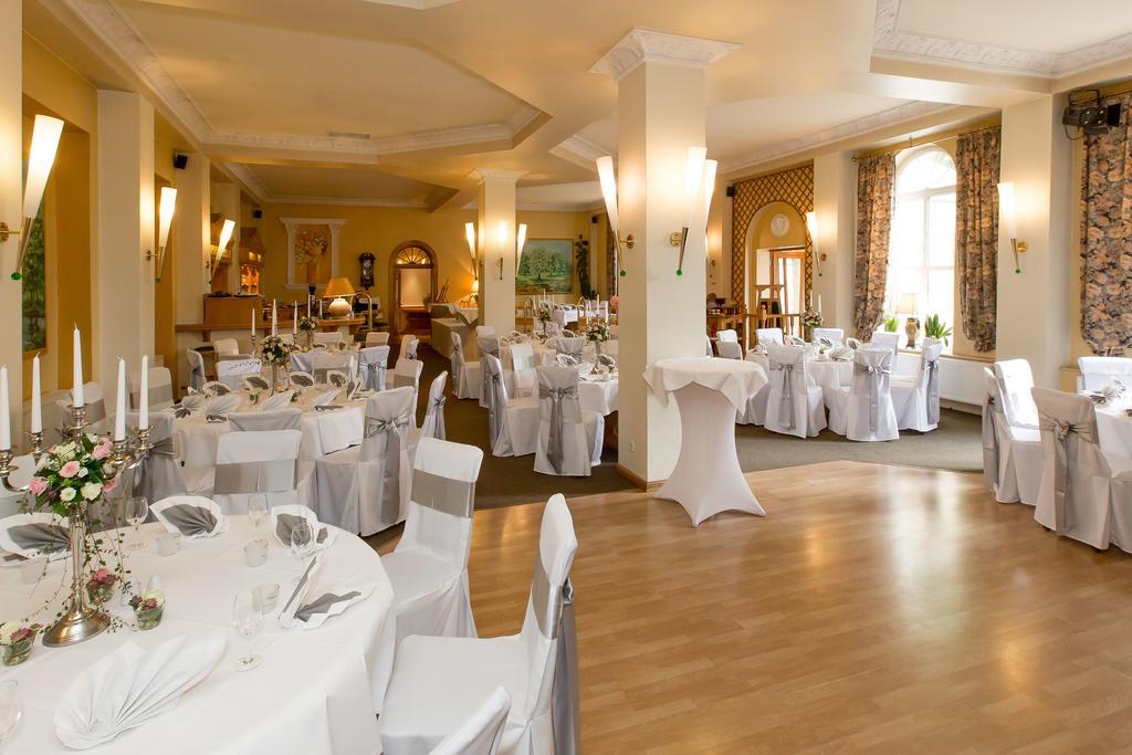 Landhotel Classic Oranienburg Esterno foto